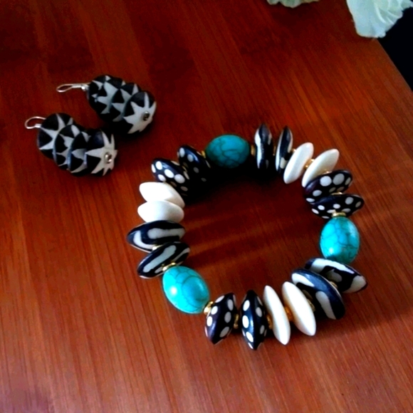 2PC Beautiful Kenyan Batik Bracelet & Earring Set - Picture 5 of 7